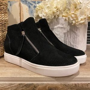 Steve Madden Caliber Wedge Zipper Sneaker Size 7